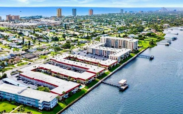 2901 N HALIFAX AVENUE UNIT 211