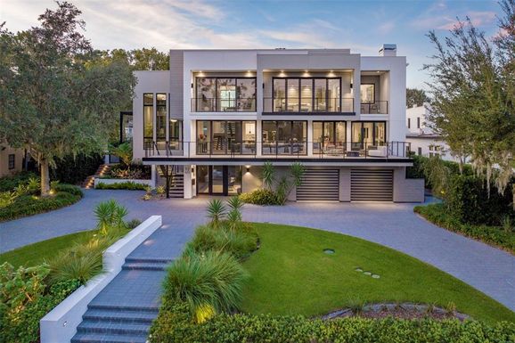 3260 LAKE SHORE DRIVE