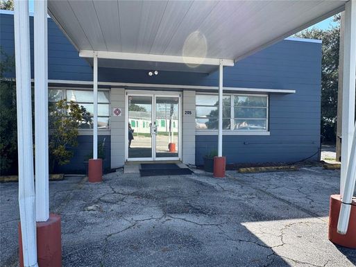 205 N SCENIC HIGHWAY