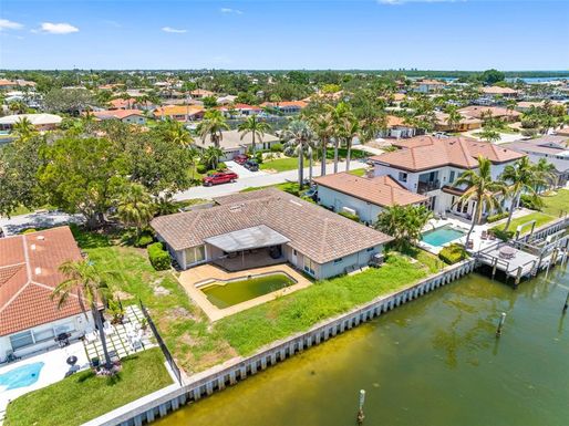 1962 HAWAII AVENUE NE