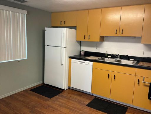 8130 FAIRWAYS CIRCLE UNIT R201