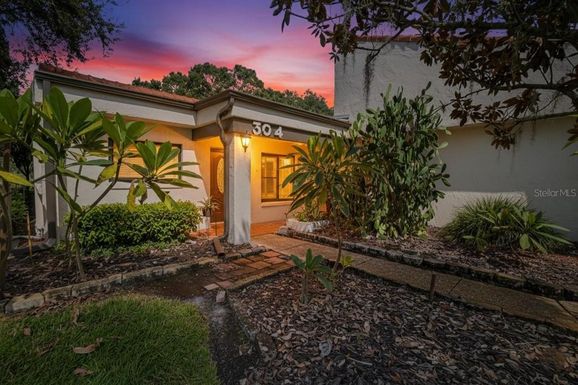 304 VALENCIA COURT N