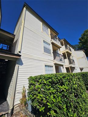 1940 LAKE ATRIUMS CIRCLE UNIT 106