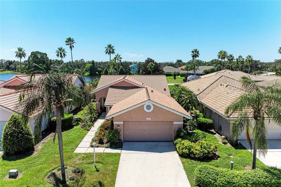 6647 OAKBROOKE CIRCLE