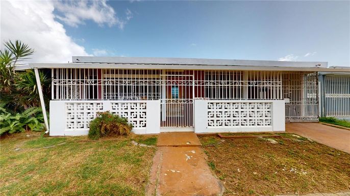 96-16 URB. VILLA CAROLINA