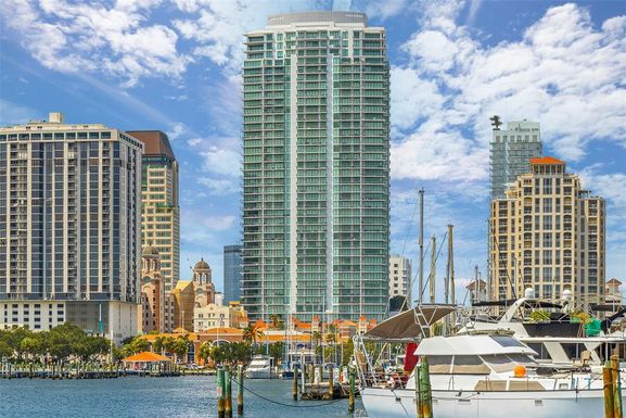 100 1ST AVENUE N UNIT 906