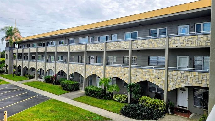 2461 CANADIAN WAY UNIT 33