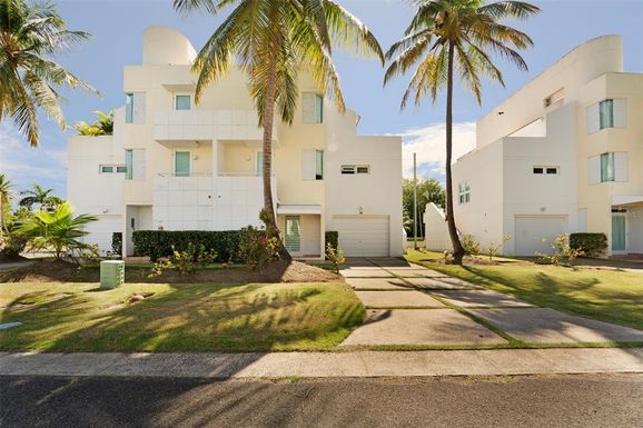 77 VILLAS DE GOLF ESTE UNIT 77