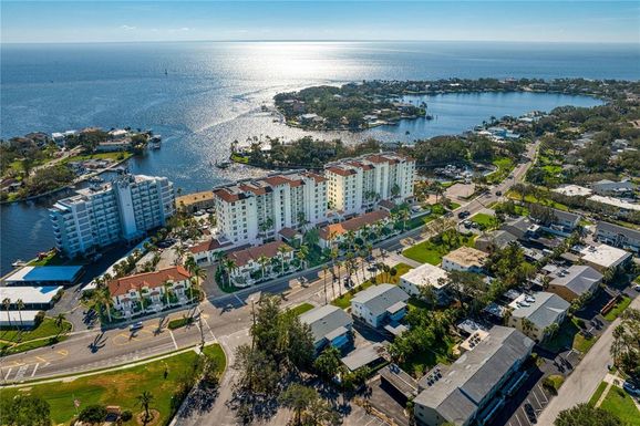 1325 NE SNELL ISLE BOULEVARD NE UNIT 711