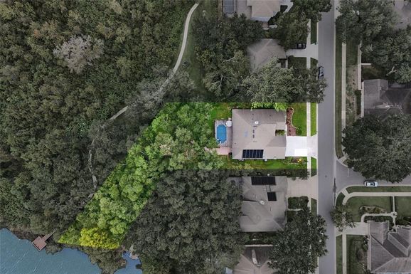 312 ENGLISH LAKE DRIVE