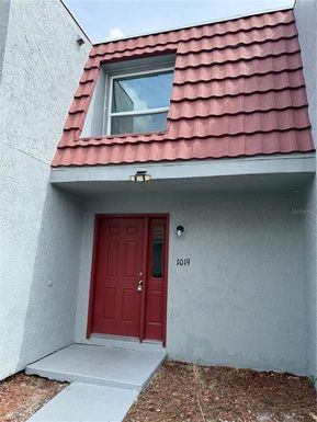 1015 SUMNER STREET UNIT 1019