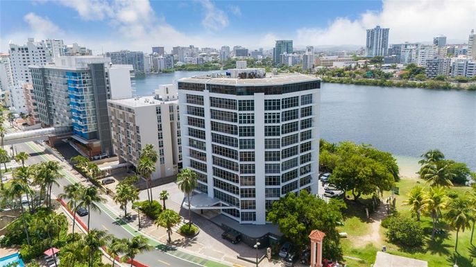 860 ASHFORD AVE UNIT 7B