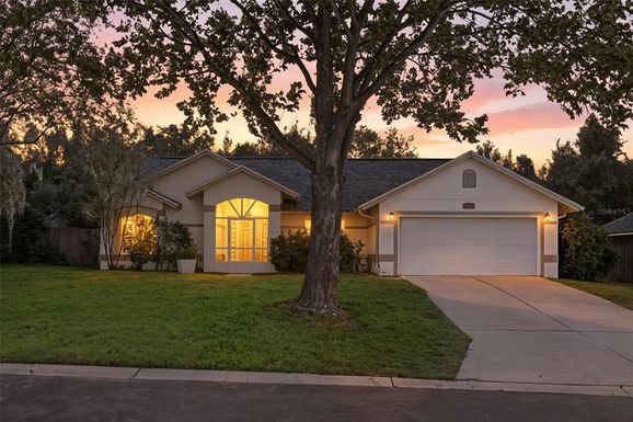 132 COUNTRY LAKES CIRCLE