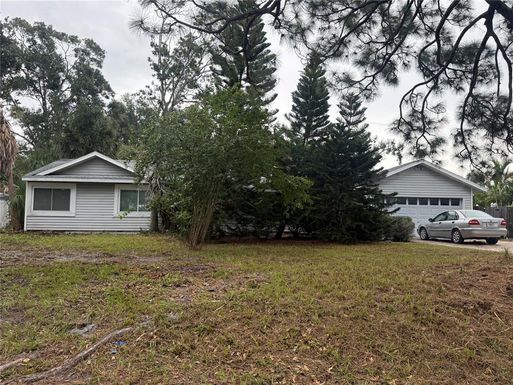 1025 COUNTRY CLUB ROAD N