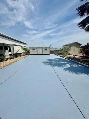 319 BROKEN WOODS BOULEVARD