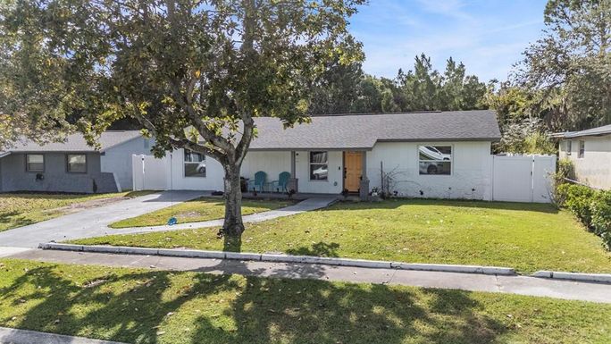 1116 BEACHWOOD AVENUE