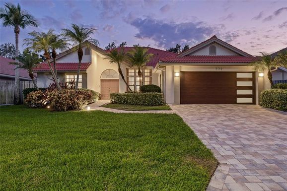 772 LIVE OAK TERRACE NE