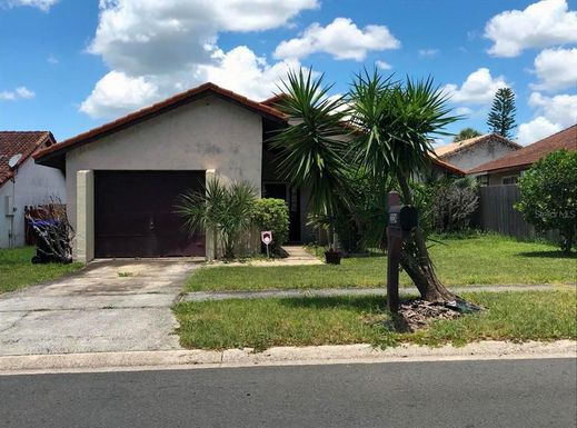 2224 GREENVIEW CIRCLE