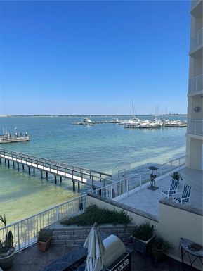 6025 SUN BOULEVARD UNIT 201