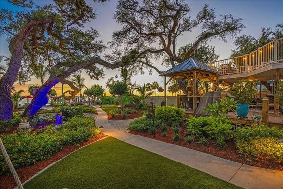 51 W BAY HEIGHTS ROAD