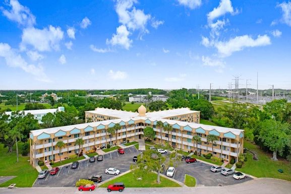 2466 ECUADORIAN WAY UNIT 6