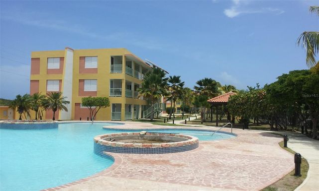 SR 301 km 11.0 CONDOMINIO PLAYAS DEL CARIBE RESORT UNIT 303 - D