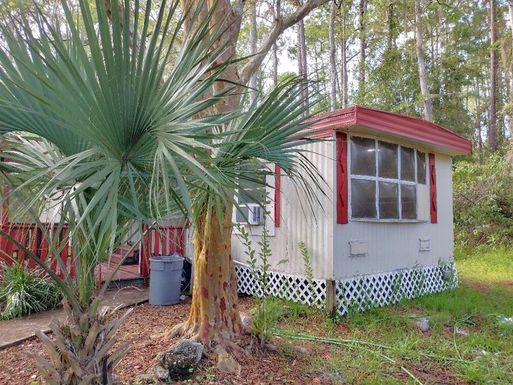 2062 ROSEWOOD STREET