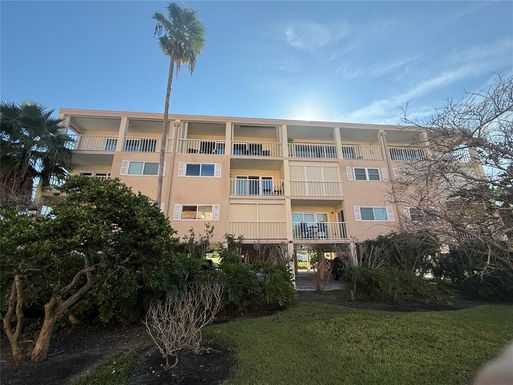 1005 GULF BLVD UNIT 304