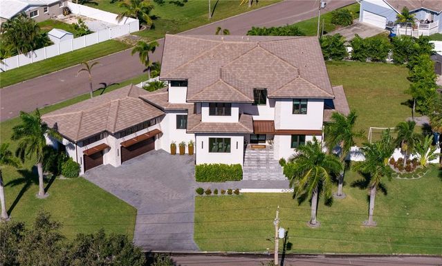 4300 BAYSHORE BOULEVARD NE