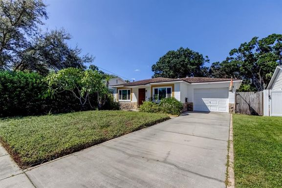 212 WASHINGTON AVENUE