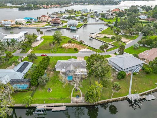 2176 N WATERSEDGE DRIVE