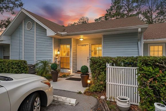 16218 RAMBLING VINE DRIVE W