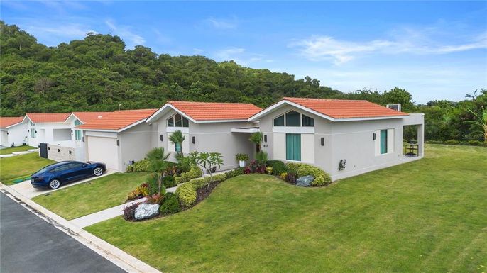 #651 CAMINO DE LAS AZALEAS