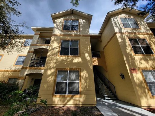 5608 PINNACLE HEIGHTS CIRCLE UNIT 302