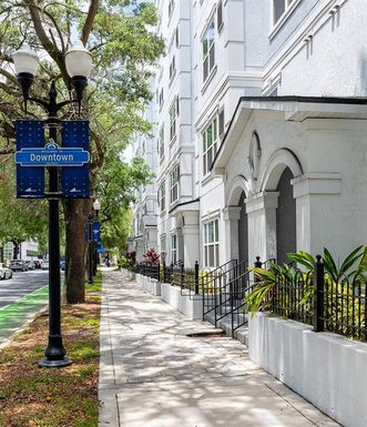 202 E SOUTH STREET UNIT 4038