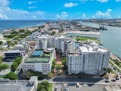 100 CALLE DEL MUELLE UNIT 21007