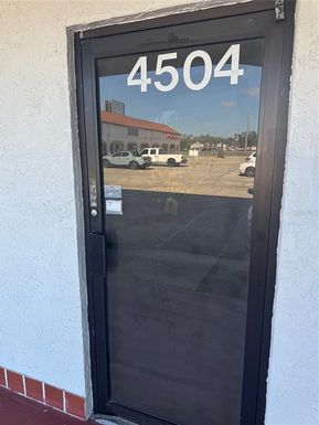 4504 COMMERCIAL WAY