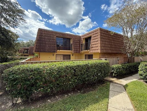 5292 BROOK COURT UNIT 211