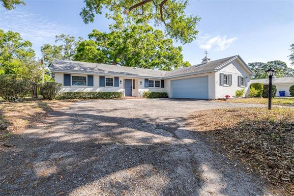 2244 GLENMOOR ROAD N