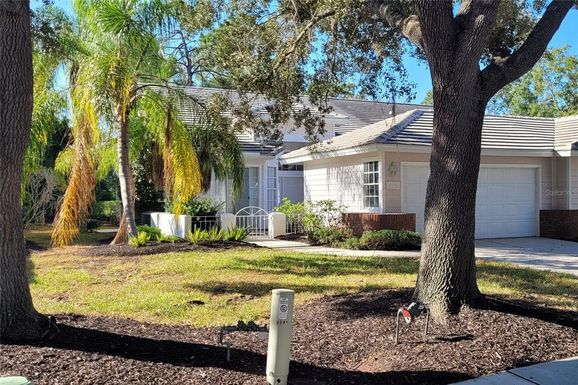 7739 WHITEBRIDGE GLEN