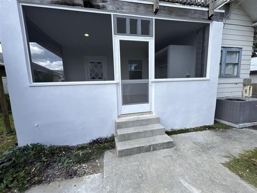 620 5TH AVENUE W UNIT A- downstairs