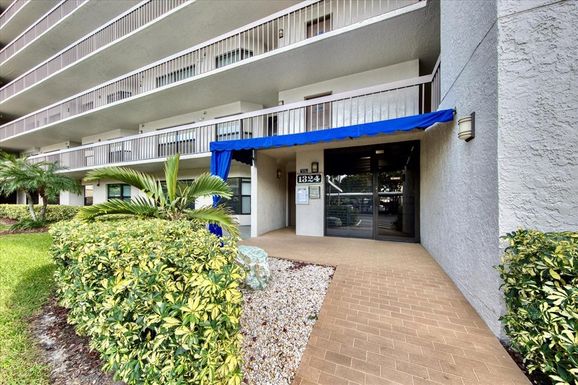 1324 PASADENA AVENUE S UNIT 204