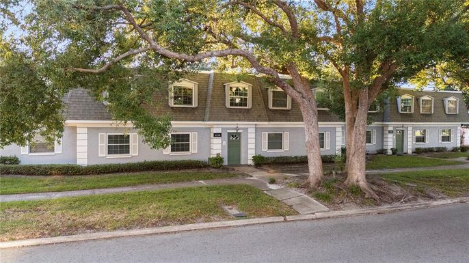 1710 BELLEAIR FOREST DRIVE UNIT D