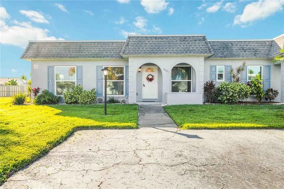 4001 38TH AVENUE DRIVE W UNIT 4001