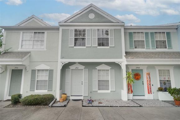 2912 WOODLANDS PARK COURT