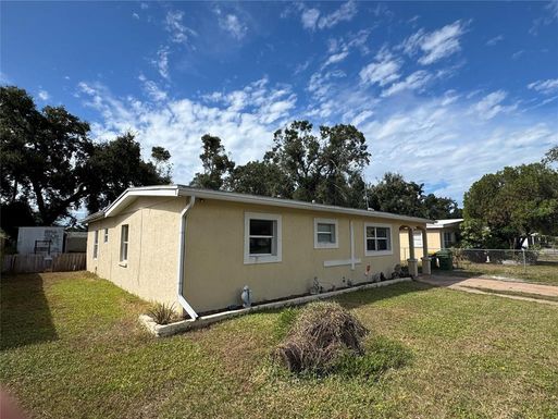 224 W CORNELIUS CIRCLE