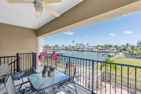 300 CAPRI BOULEVARD UNIT 6
