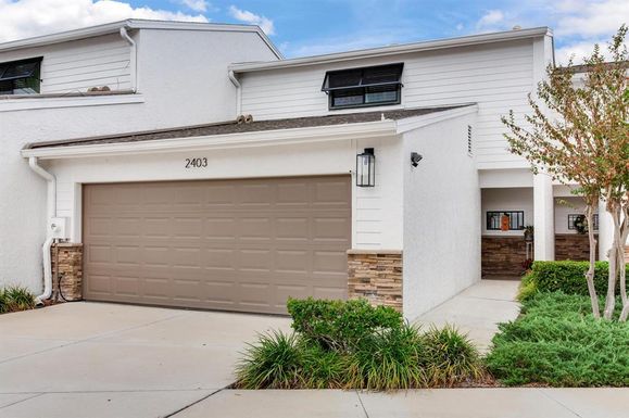 2403 W CHICAGO AVENUE