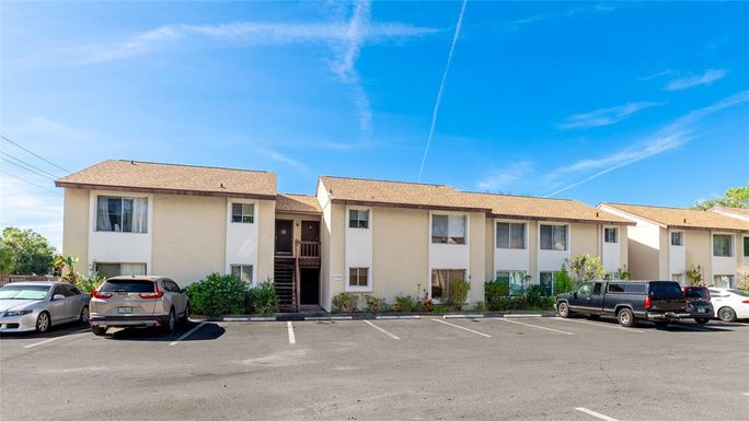 2736 HIDDEN LAKE BOULEVARD UNIT B