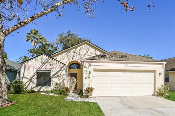 267 LAKEBREEZE CIRCLE